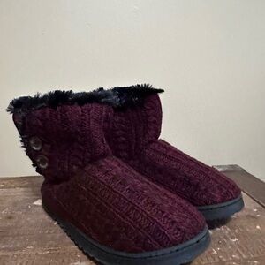 Dearfoams Cabernet Red Sweater Knit 2-Button Boots Women’s Size 11-12 New